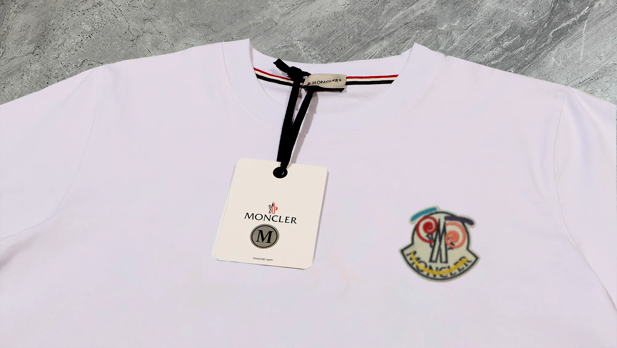 《Moncler~ 》2025New Arrival Quality T , Versatile Quality ！ ‼ 32 250G ‼ ， ， ， ， T 🤪 Sizes：S-M-L-XL-2XL ：Black，White， Same Style